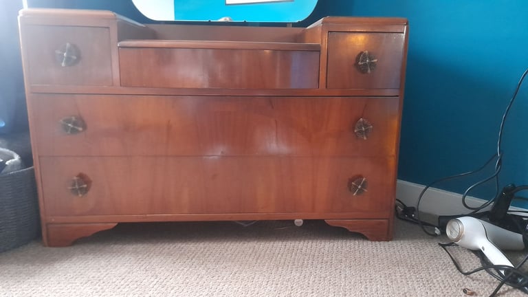Dresser/vanity with mirror