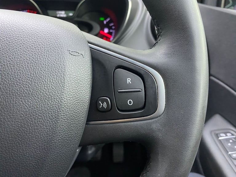 2019 Renault Captur 1.3 TCe ENERGY Iconic SUV 5dr Petrol EDC Euro 6 (s/s) (150 ps) HATCHBACK Petr...