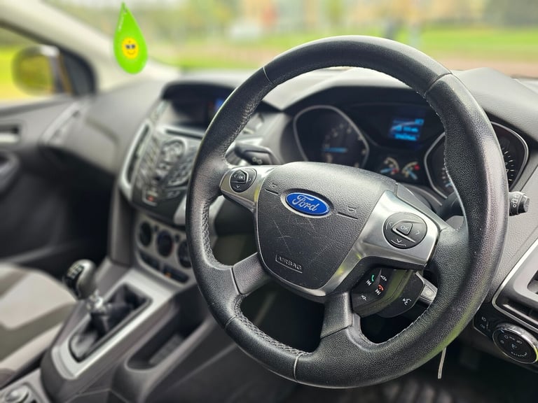 2012 Ford Focus 1.6 TDCi Zetec Hatchback 5dr Diesel Manual Euro 5 (s/s) (115 ps) HATCHBACK Diesel...