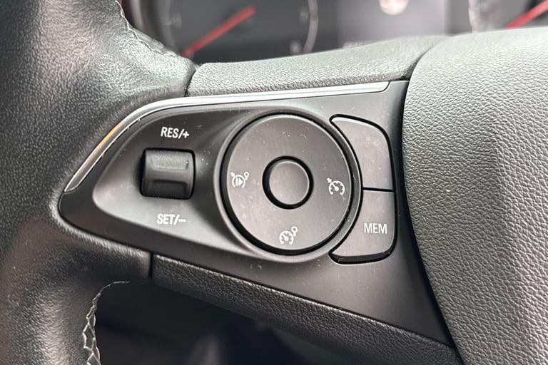 2023 Vauxhall Crossland 99594 Hatchback Petrol Automatic