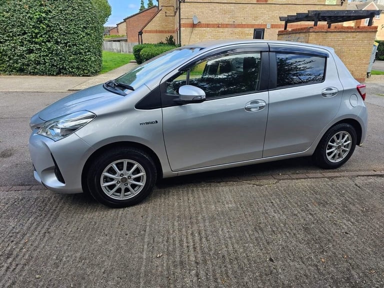 2018 Toyota Yaris 1.5 VVT-h Icon Tech E-CVT Euro 6 (s/s) 5dr Hatchback HYBRID ELECTRIC Automatic