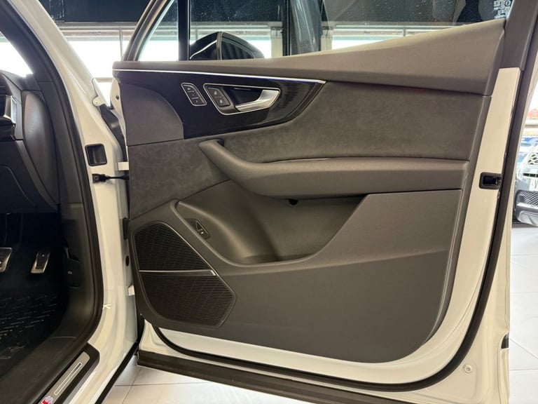 2025 Audi SQ7 4.0 TFSI V8 Black Edition SUV 5dr Petrol Tiptronic quattro Euro 6 (s/s) (50 ESTATE ...