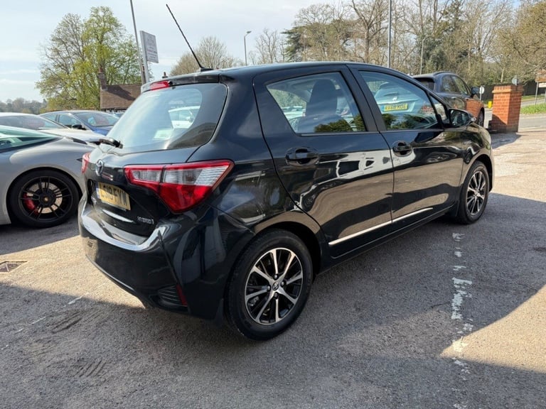 Toyota Yaris 1.5 Hybrid Icon Tech 5dr CVT -NAV - PARKING SENSORS - REAR CAMERA