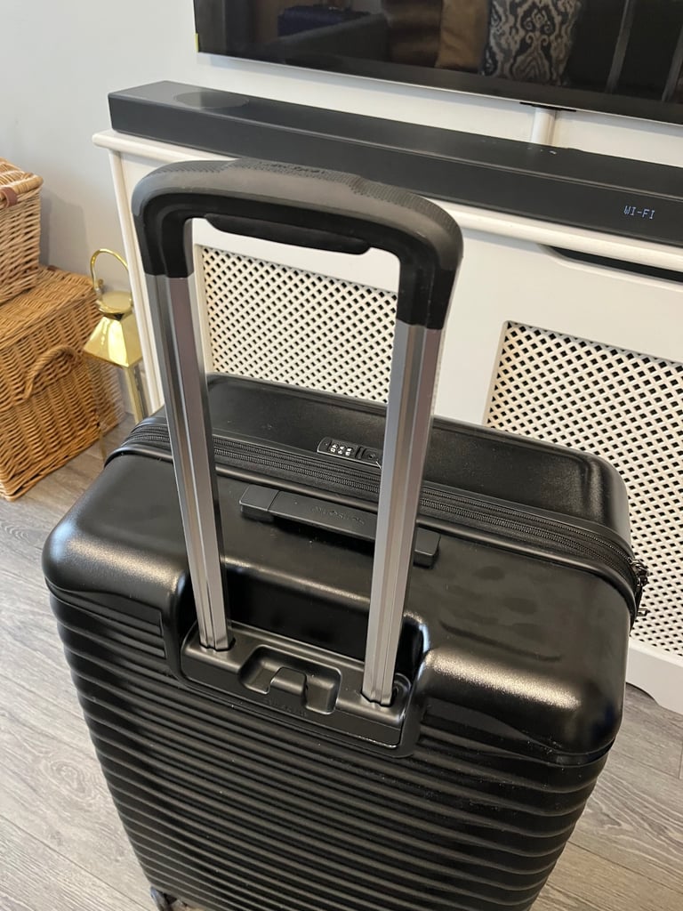 New Samsonite Large suitcase
