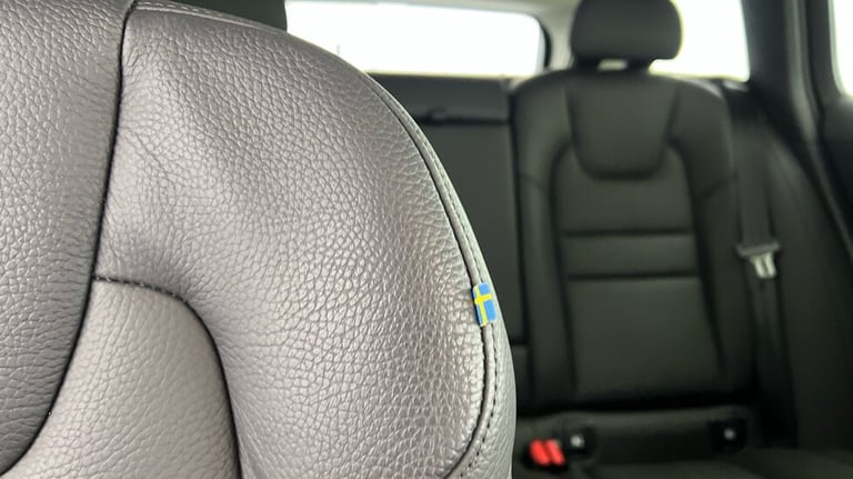 2025 Volvo V60 Plus, T6 AWD Plug-in hybrid, Electric/Petrol, Dark Estate Petrol Parallel PHEV Aut...