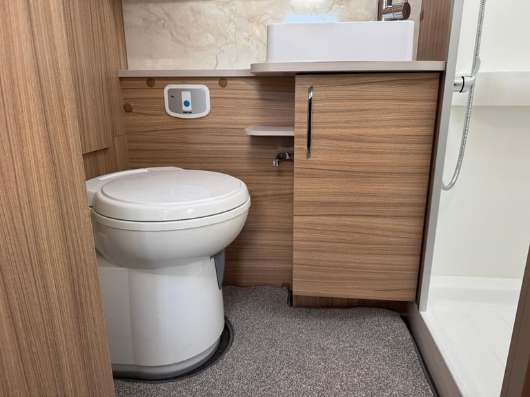 2024 Bailey Unicorn Cadiz - 4 berth - Fixed single beds 