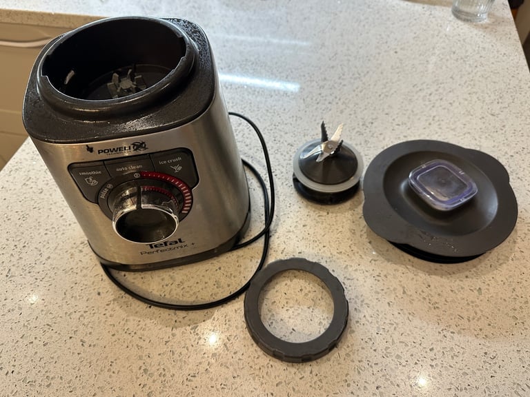 FREE Tefal blender NO GLASS JUG BL811D40