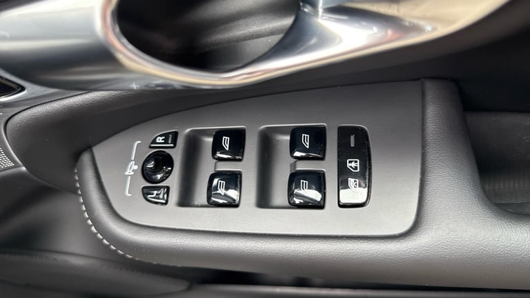 2024 Volvo XC90 2.0 B5P [250] Ultra Dark 5dr AWD Geartronic Petrol Estate Estate Petrol Automatic