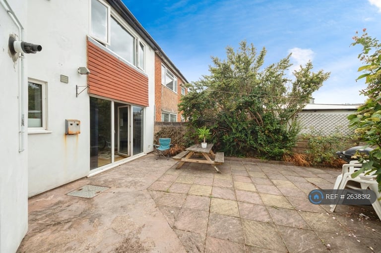 1 bedroom in Wellsford Avenue, Solihull, B92 (#2638312)
