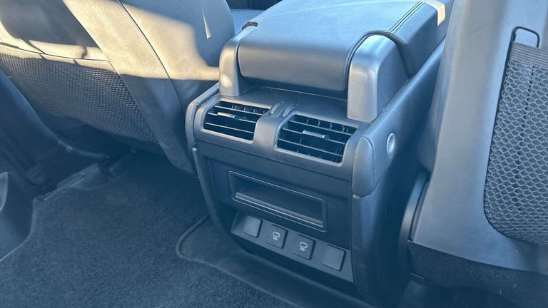 2024 Land Rover Defender 3.0 D250 X-Dynamic HSE 90 3dr Auto ESTATE DIESEL Automatic