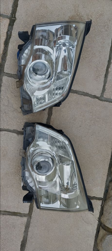 image for 2013 Genuine Toyota Noah Headlights Headlamps