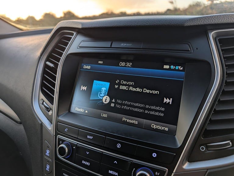 2016 Hyundai Santa Fe 2.2 CRDi Blue Drive Premium 4WD Euro 6 (s/s) 5dr ESTATE Diesel Manual