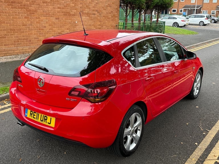 2011 Vauxhall Astra 2.0 diesel SRi 5dr Auto HATCHBACK Diesel Automatic