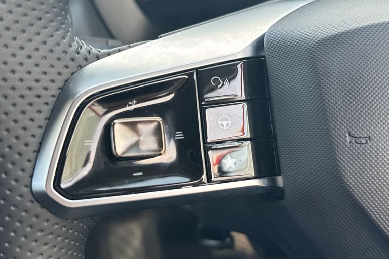 2025 MG MG ZS 106600 Hatchback Hybrid Automatic