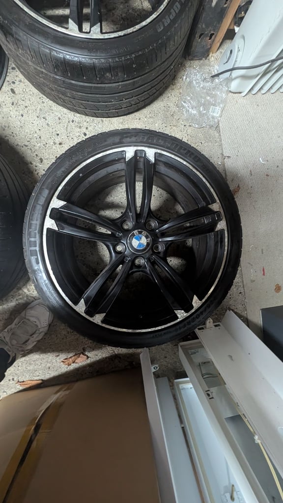 BMW 320 5 rims 4 tyres 2012 