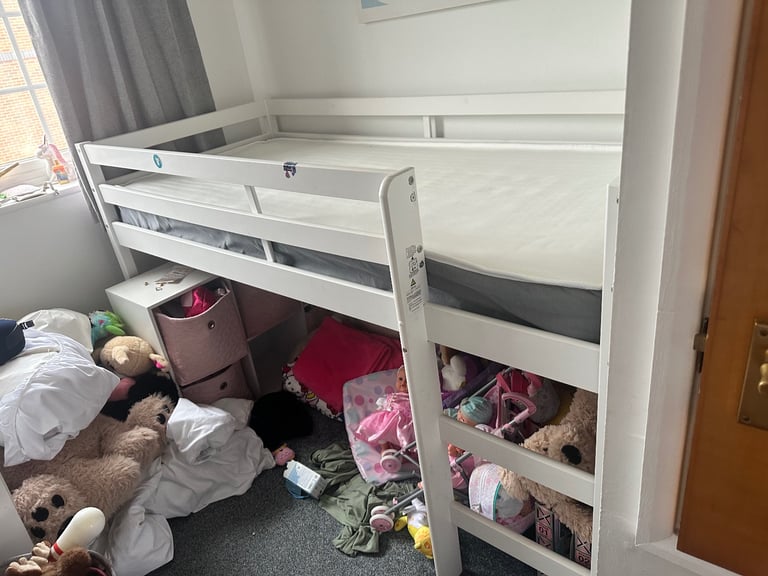Mid sleeper shorty single bed with mattress