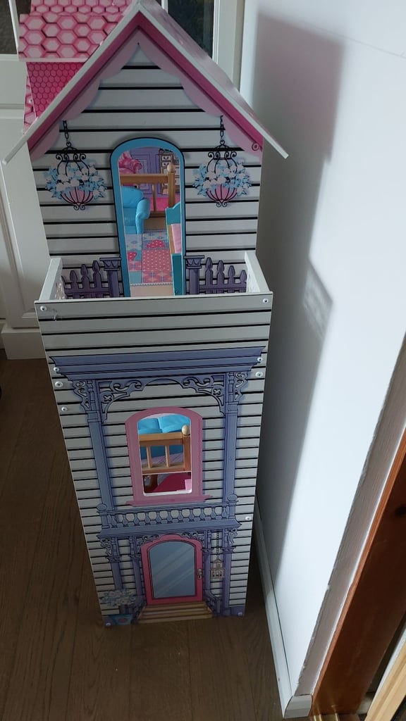 Kidcraft wooden dolls house with furniture