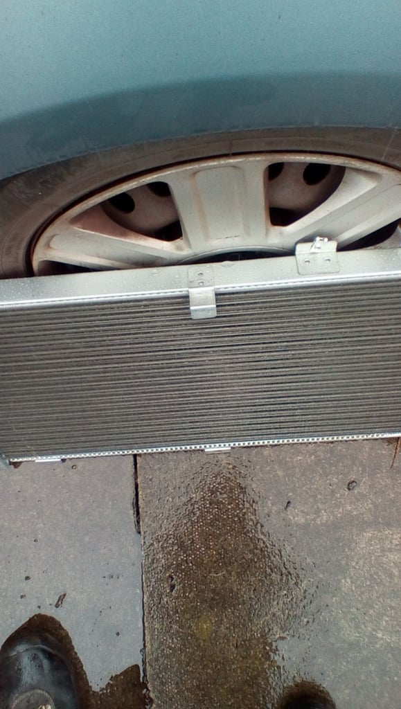 Vauxhall astra mark 5 1.7 cdti car radiator