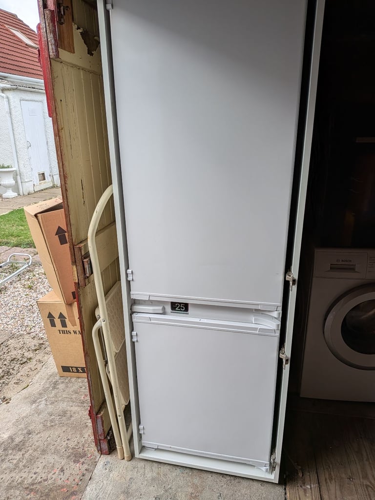 Integrated Fridge Freezer 