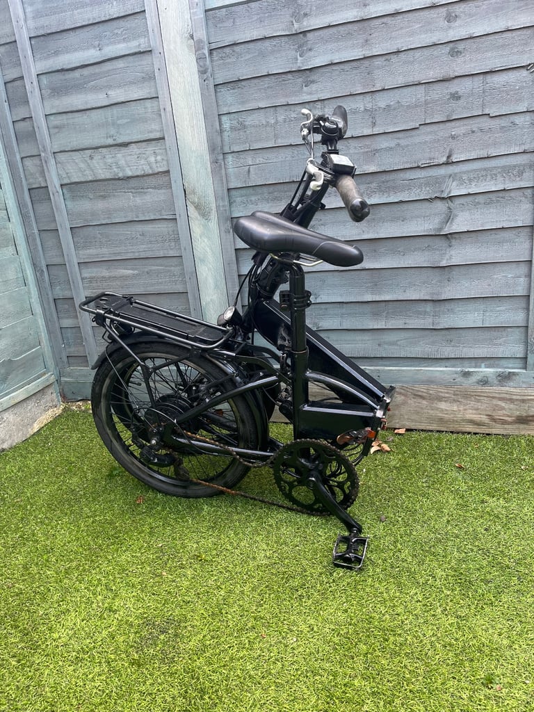 B'Twin Tilt 500E folding electric bike