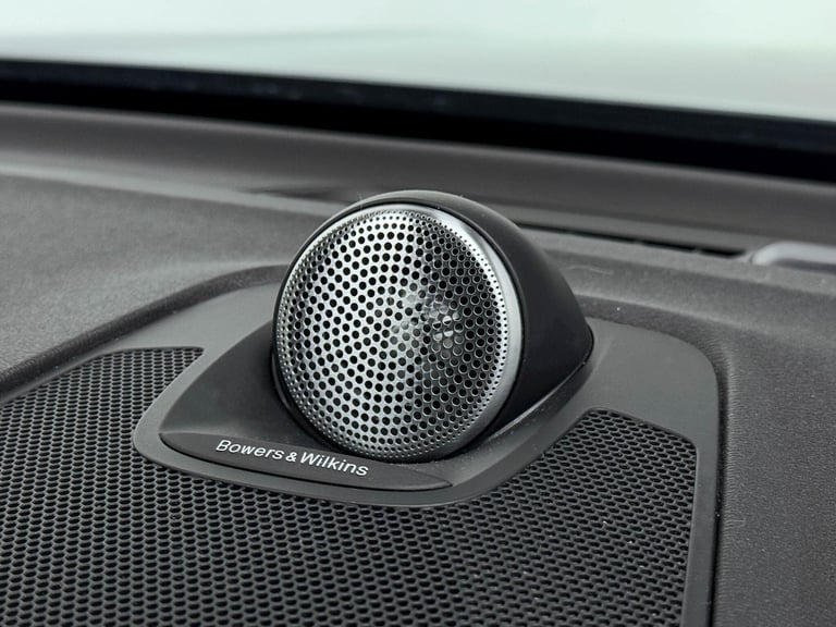 2021 Volvo XC60 R-Design Pro T8 AWD (390 hp) Auto ESTATE Petrol/Electric Hybrid Automatic