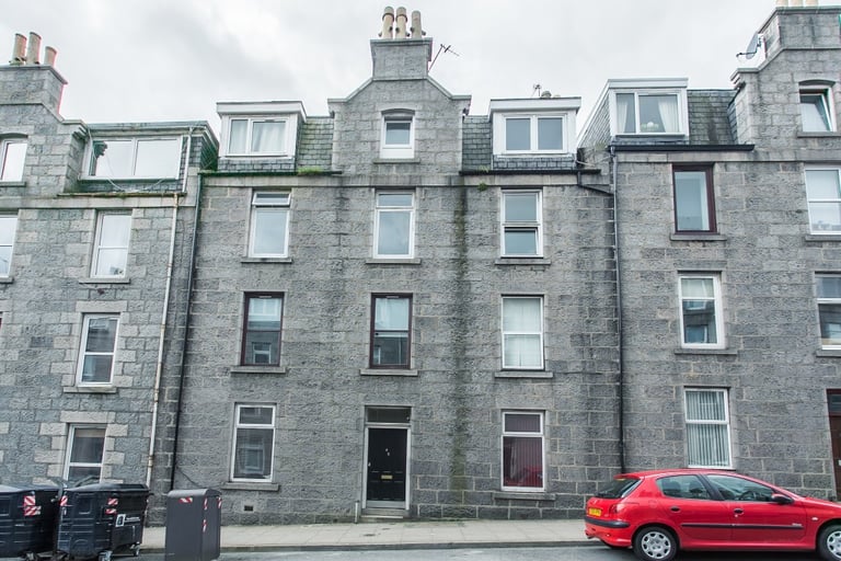 image for 2 bedroom flat in Esslemont Avenue, Rosemount, Aberdeen, AB25 1SX