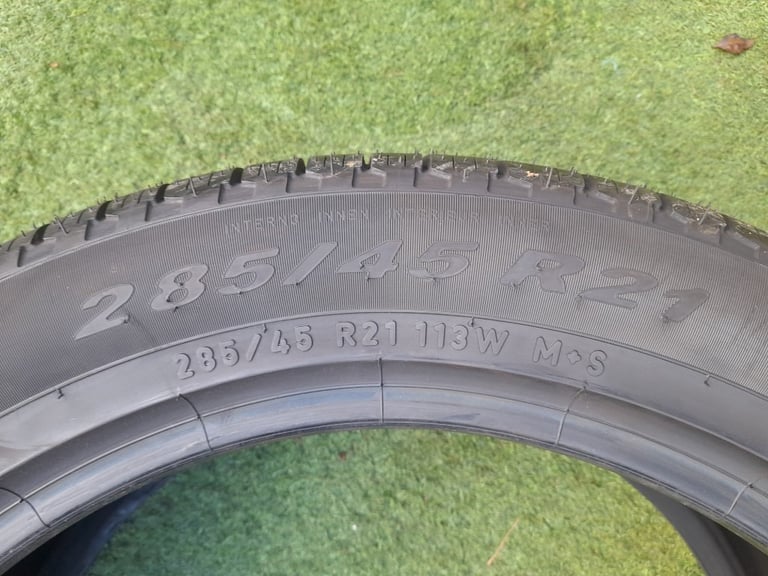 New Pirelli 285 45 21 Tyre  in West London Area
