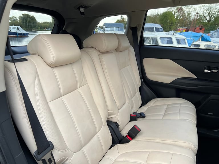 2015 Mitsubishi Outlander 2.0 PHEV GX5h 5dr Auto ESTATE Petrol Parallel Phev Automatic