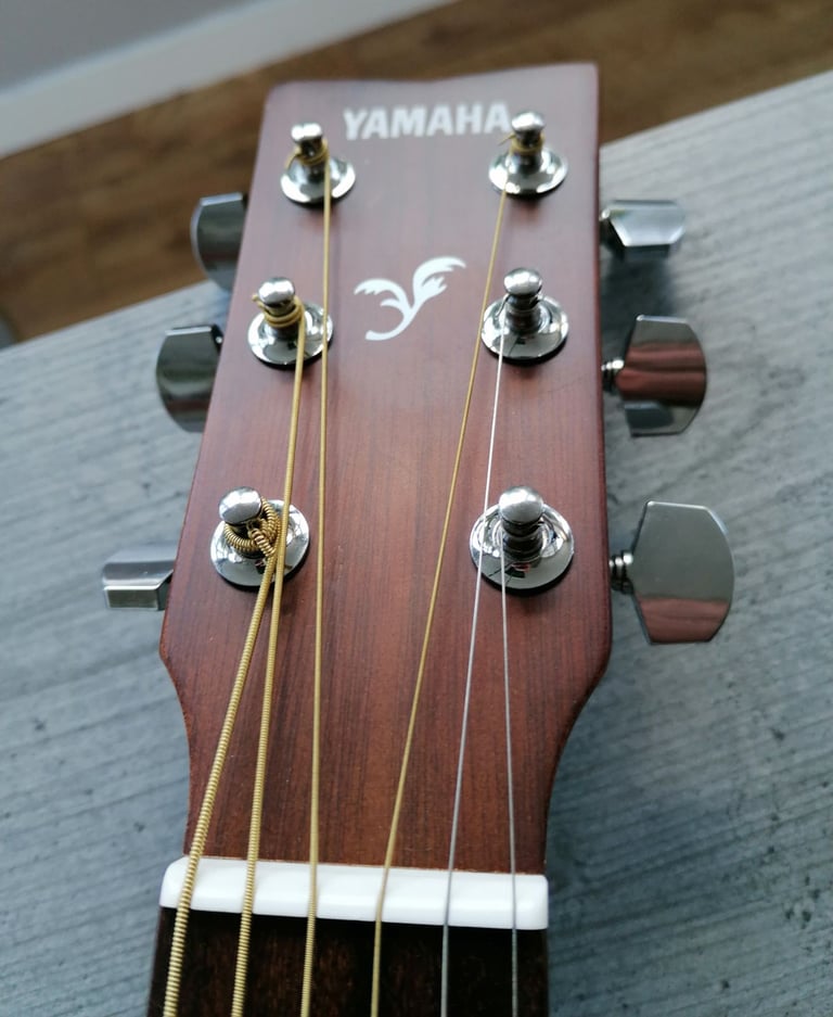 Yamaha F310 Acoustic Guitar