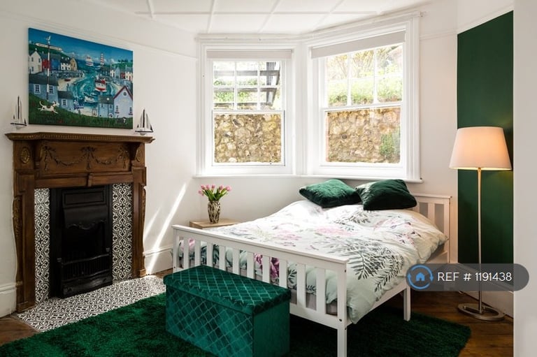 3 bedroom flat in South Cliff Avenue, Eastbourne, BN20 (3 bed) (#1191438)