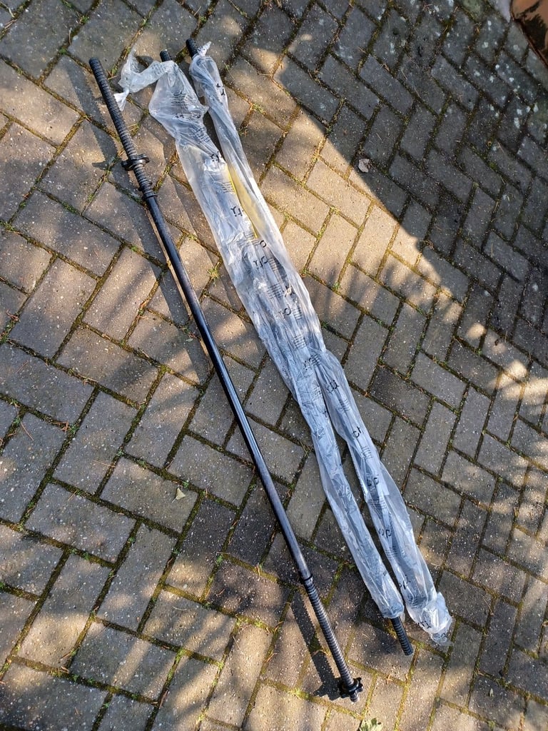 image for 5FT / 7KG SOLID CAST IRON WEIGHTS PLATES BARBELL - 1 INCH HOLES 