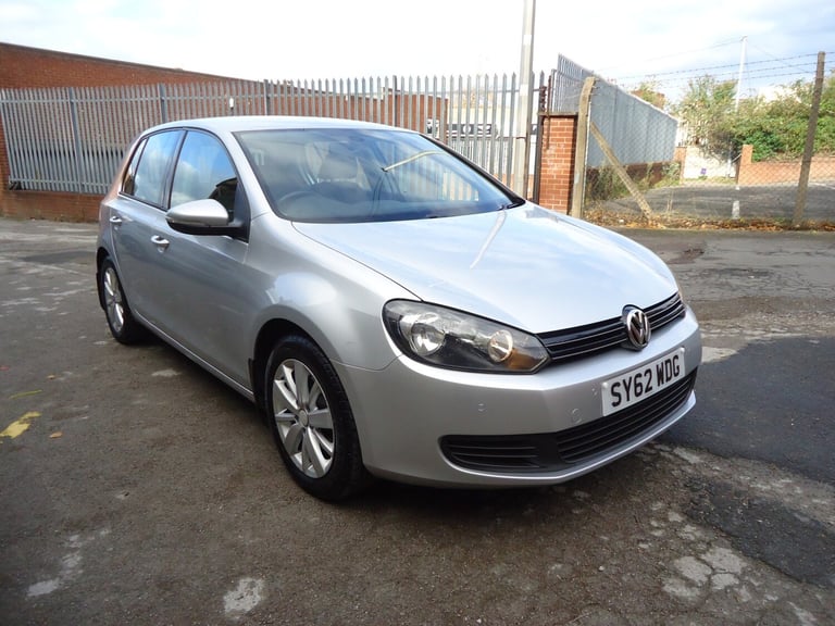 VOLKSWAGEN GOLF 1.6 TDI Match Silver Auto Diesel 2012