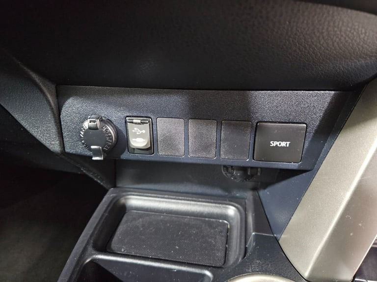 2015 15 TOYOTA RAV4 2.0 D-4D ICON SUV 5DR DIESEL MANUAL 4WD EURO 5 (S/S) (124 PS