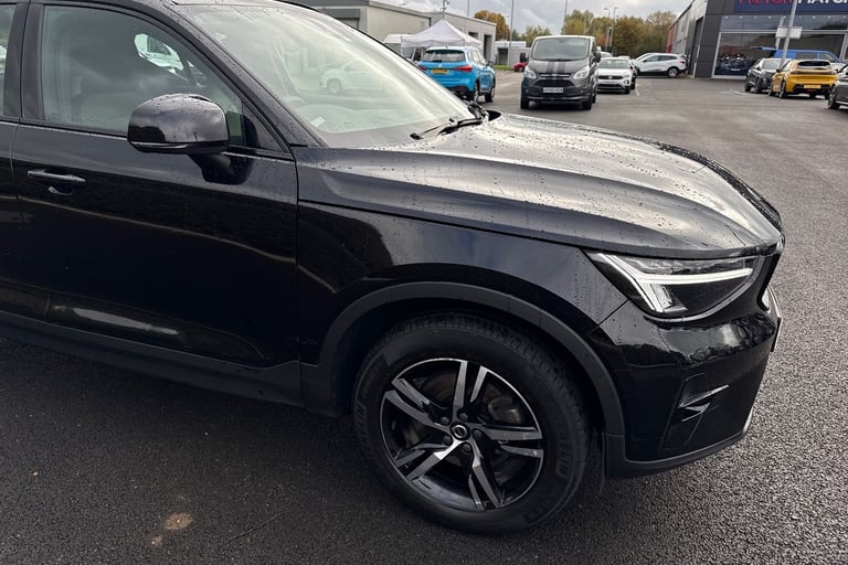 2023 Volvo XC40 2.0 B3 MHEV Plus DCT Auto Euro 6 (s/s) 5dr SUV PETROL Automatic