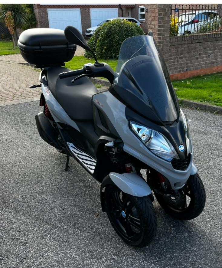 2020 PIAGGIO MP3 HPE SPORT TRICYCLE FULL MOT ONLY 2500 MILES FROM NEW! LOVELY!