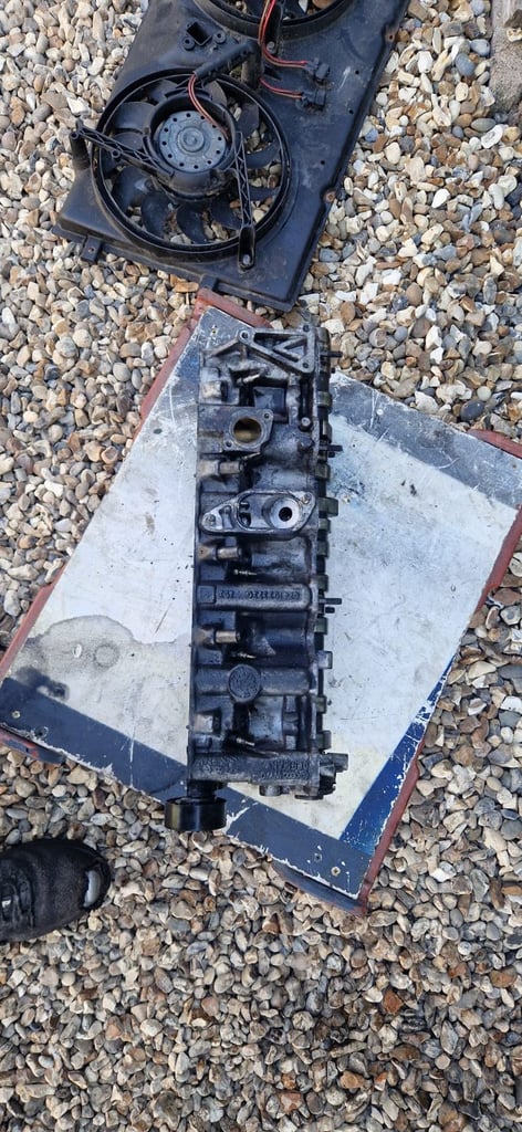 VW Volvo 2.5 Diesel Engine Cylinder Head And Valves ACV 0741033736