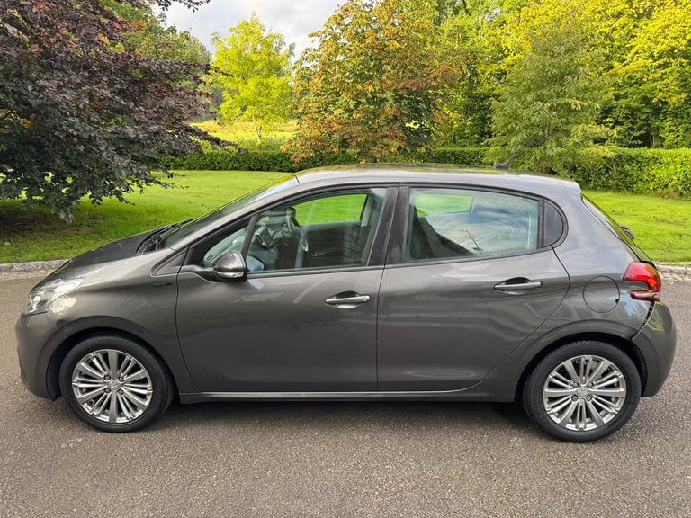 2018 Peugeot 208 1.2 PureTech Signature 5dr -  damaged repairable 