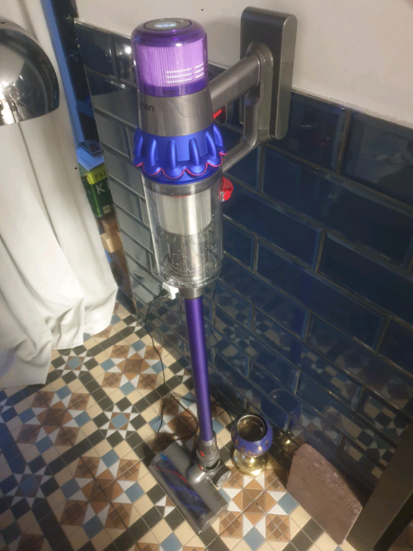 New Dyson V15 Hoover in Holborn, London Gumtree