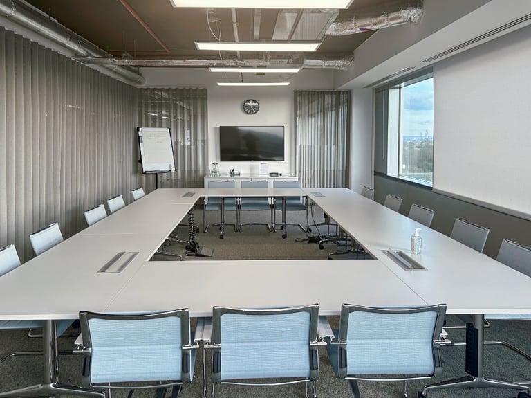 London - W4 5YA, Serviced office to rent at 3 Chiswick Park