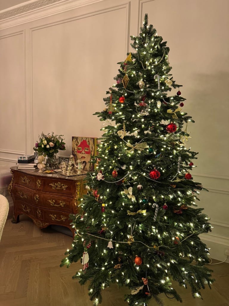 image for Balsam Hill artificial Christmas tree with white led lights