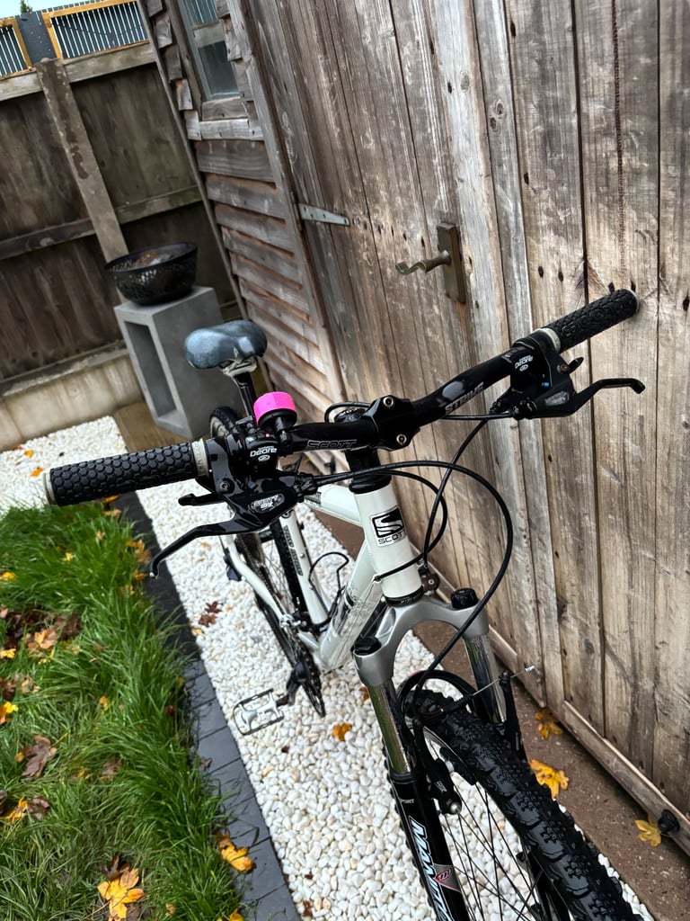 Ladies Lightweight SCOTT Aluminium Mountain Bike (Great Condition)