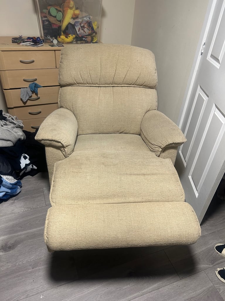 Recliner chair 