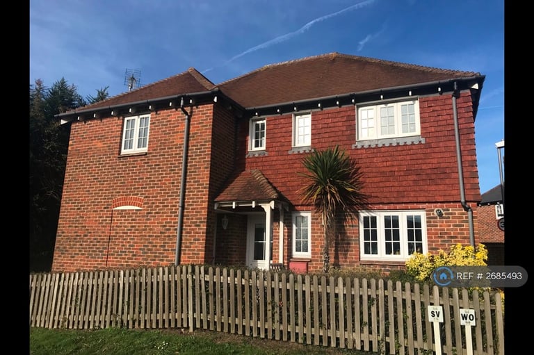 image for 1 bedroom flat in Willow Close, Harrietsham, Maidstone, ME17 (1 bed) (#2685493)