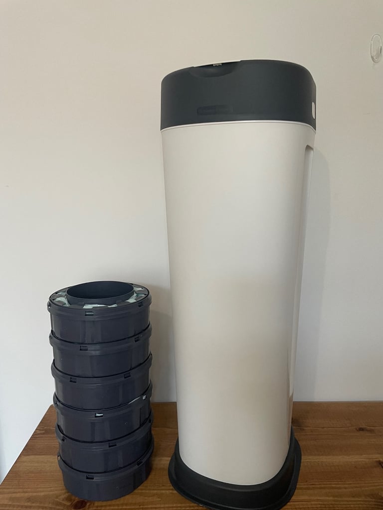 Twist & Click XL Nappy Disposal Bin & 6 Refill Cassettes