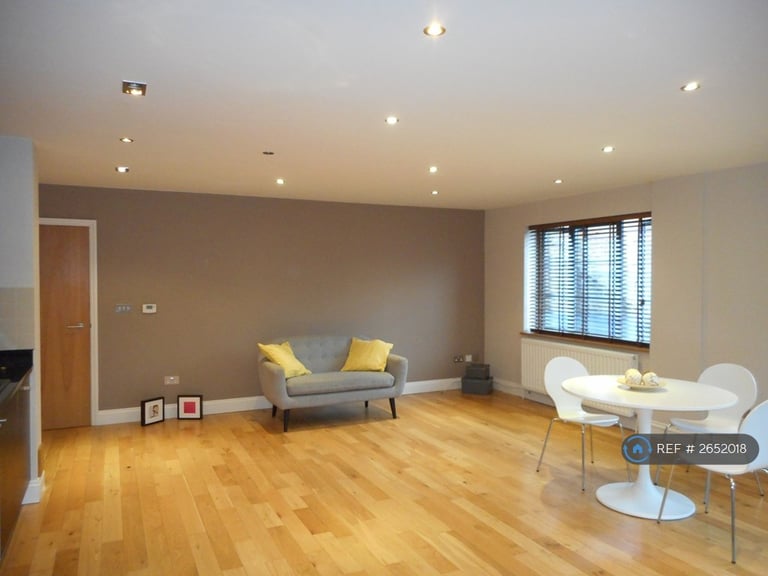 image for 2 bedroom flat in Ferdinand Street, London, NW1 (2 bed) (#2652018)