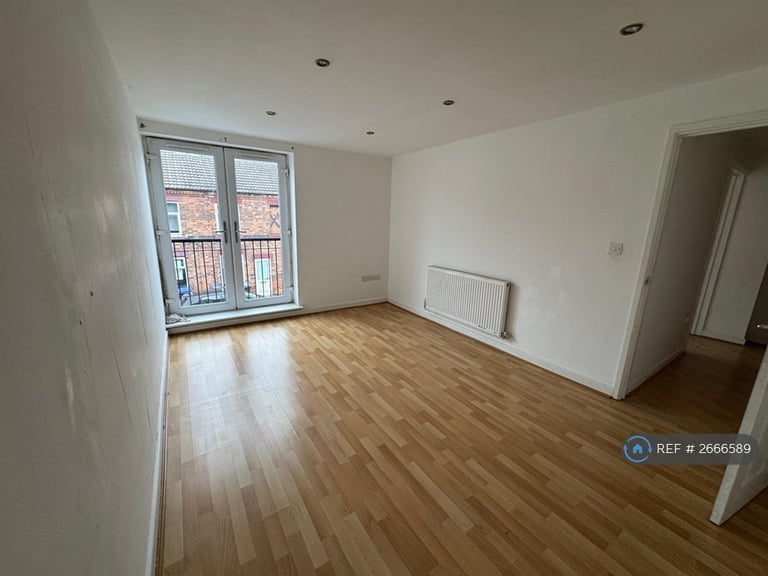 2 bedroom flat in Edward Street, Burton On Trent, DE14 (2 bed) (#2666589)