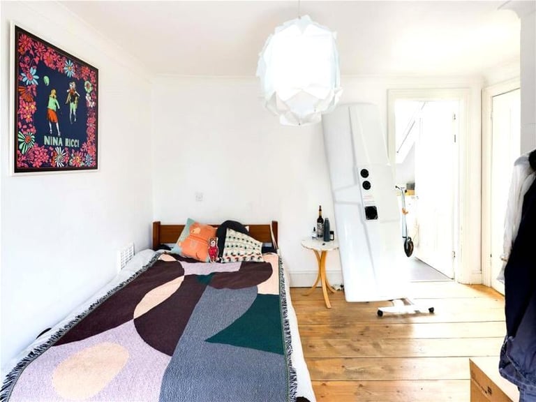 🌸 Spacious & Charming Room in Vibrant Shadwell🍴