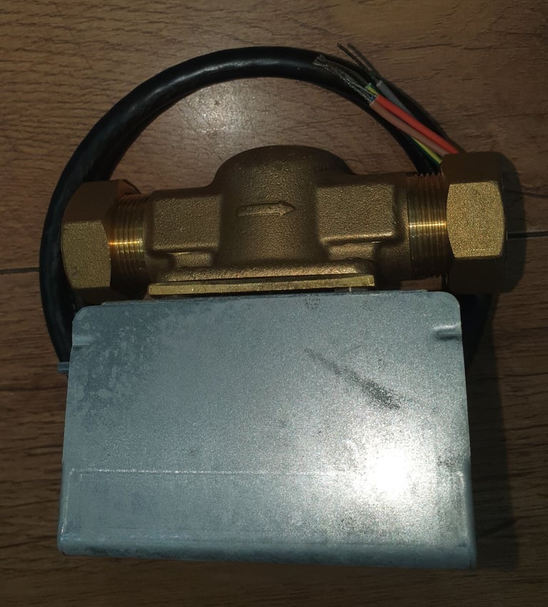 HONEYWELL  2 Port Motorised Zone Valve 22mm 272848 Normally Closed BNIB