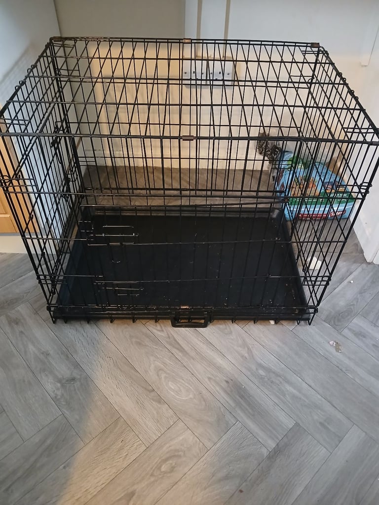 Medium dog crate 