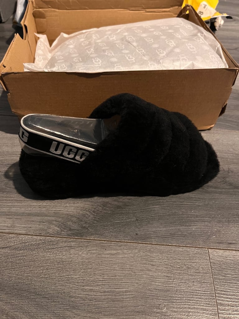 BRAND NEW Ugg slippers
